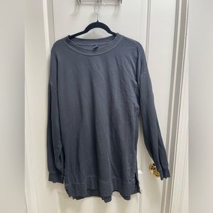 Old Navy Crew Sweatshirt in Gray, Size Medium Tall